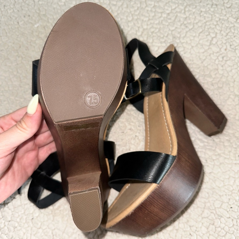 Platform heels - Picture 3 of 3